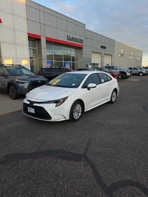 2026 Toyota Corolla LE's photo