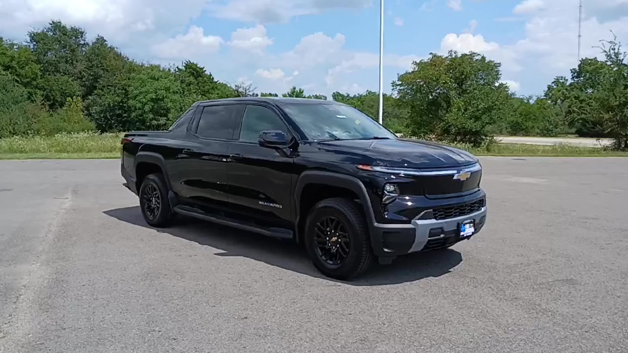 2026 Chevrolet Silverado EV LT photo 2