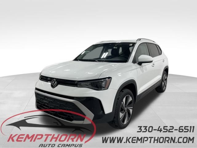 2025 Volkswagen Taos SE's photo