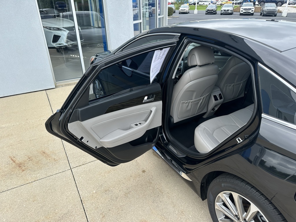 2017 Hyundai Sonata Limited photo 11