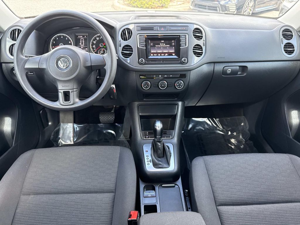 2017 Volkswagen Tiguan S photo 14