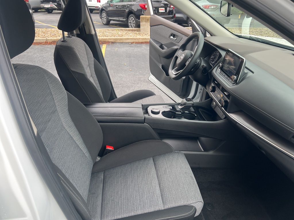 2023 Nissan Rogue SV photo 20