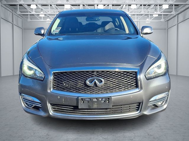 2017 Infiniti Q70L photo 2