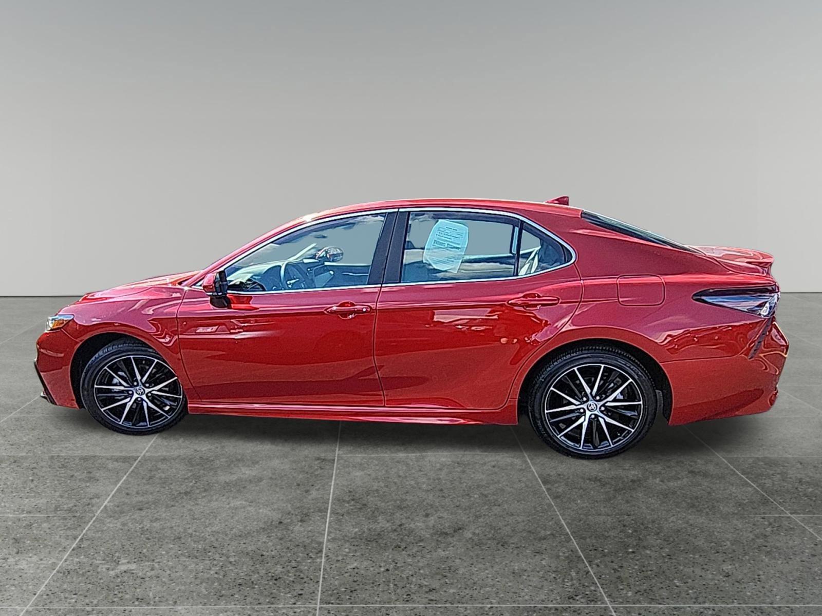 2024 Toyota Camry SE photo 4
