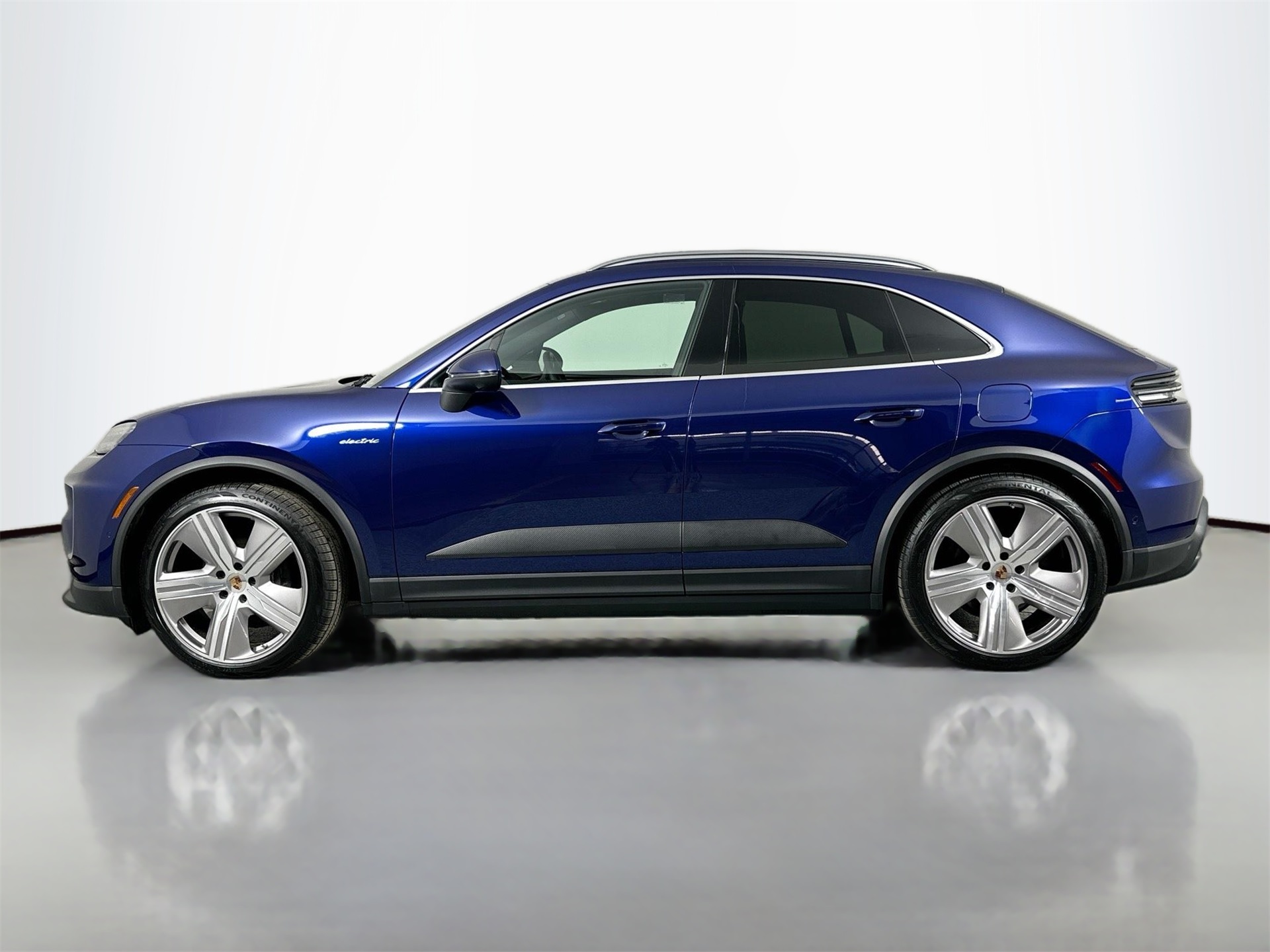 Certified 2024 Porsche Macan Base with VIN WP1AA2XA3RL000173 for sale in Fort Worth, TX