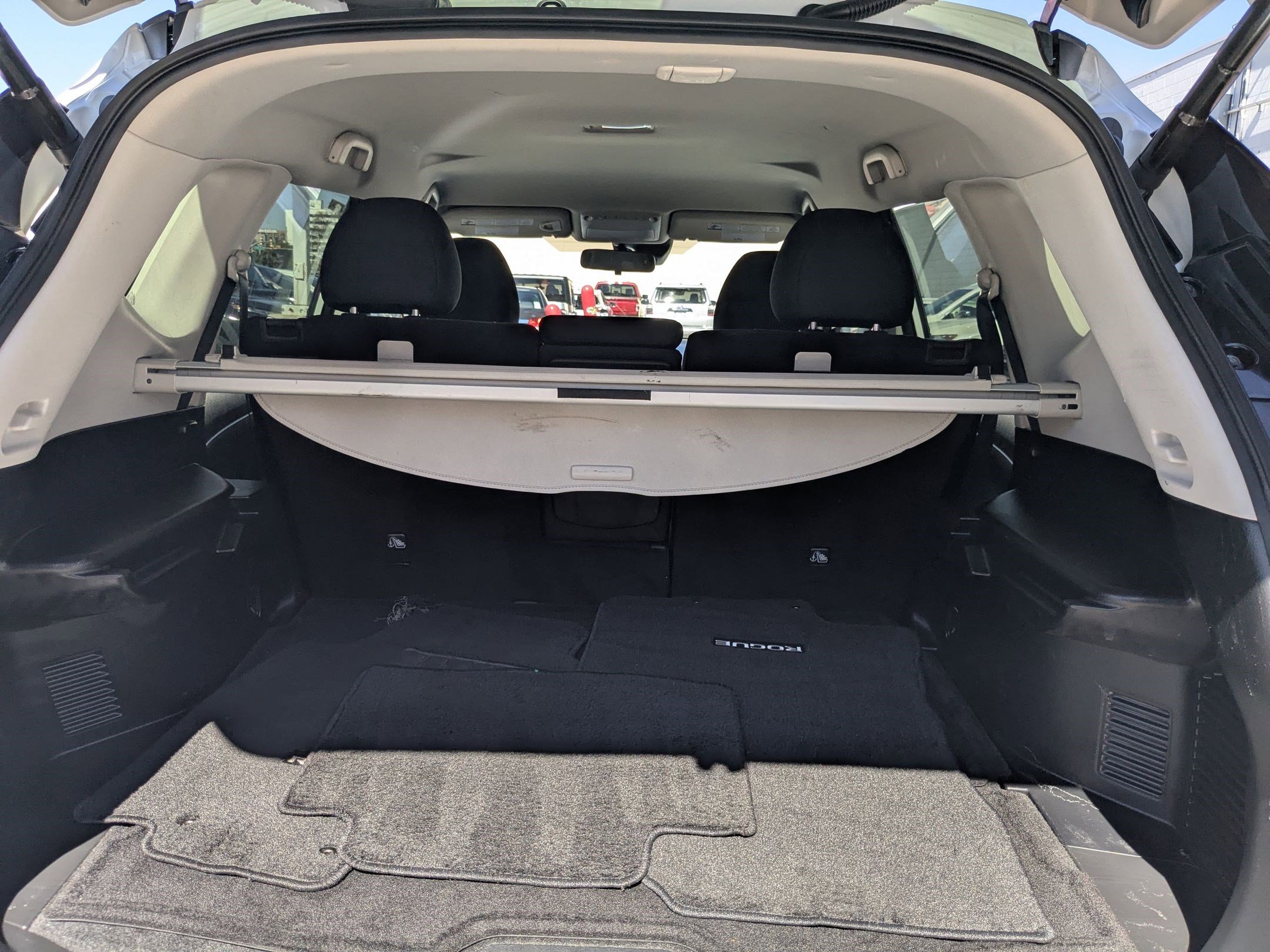 2020 Nissan Rogue SV photo 23