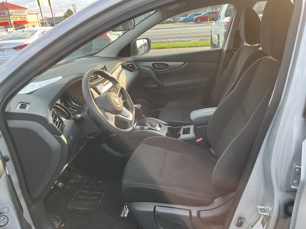 2022 Nissan Rogue Sport S photo 4