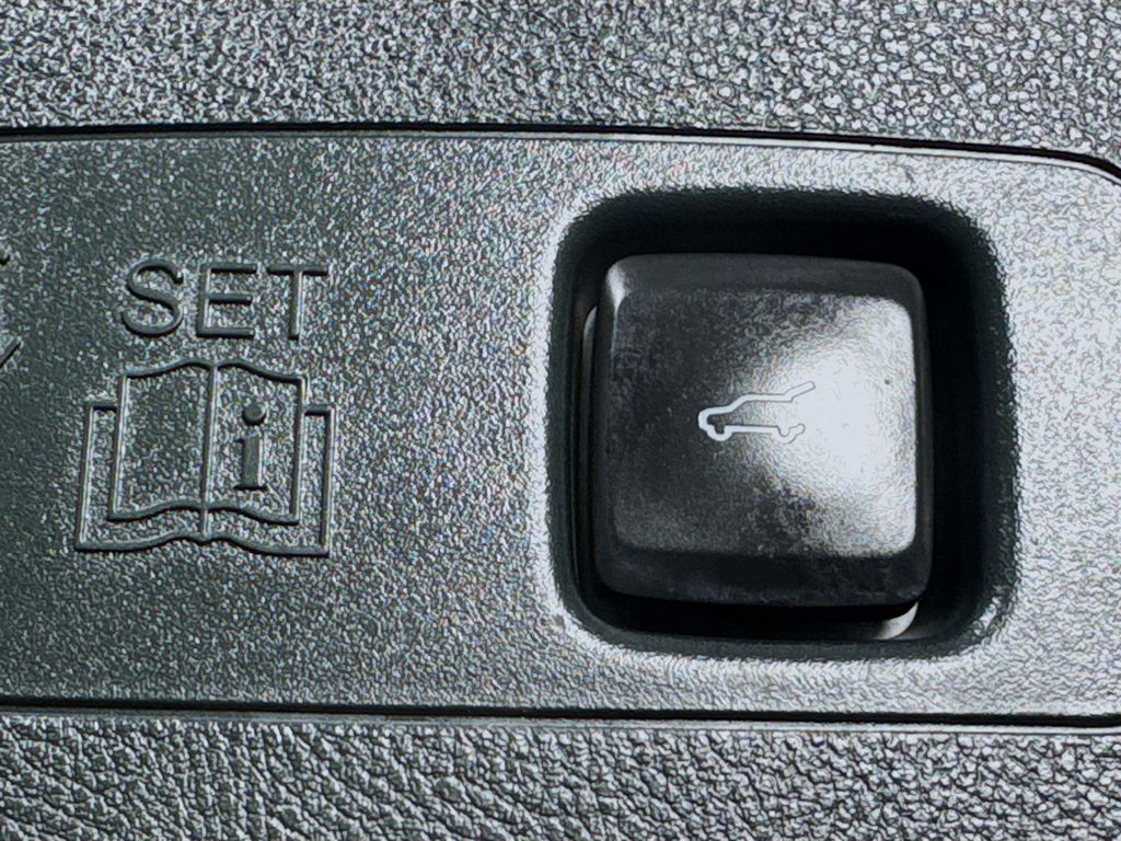 2021 Lincoln Corsair Standard photo 28