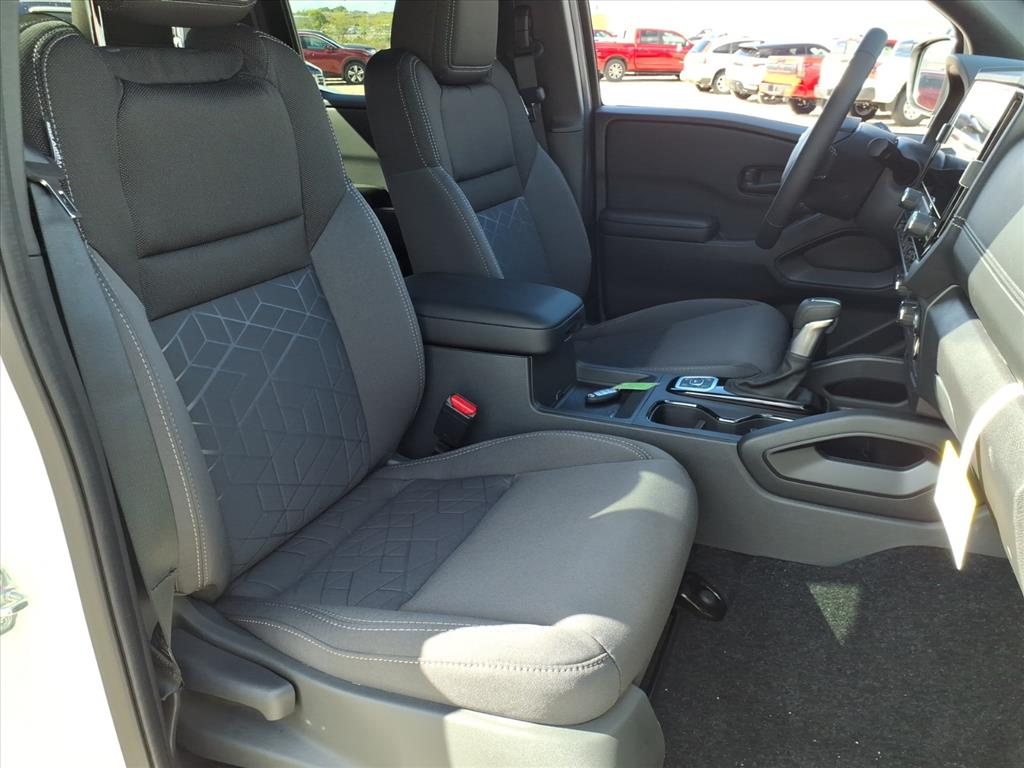2026 Nissan Frontier SV photo 4