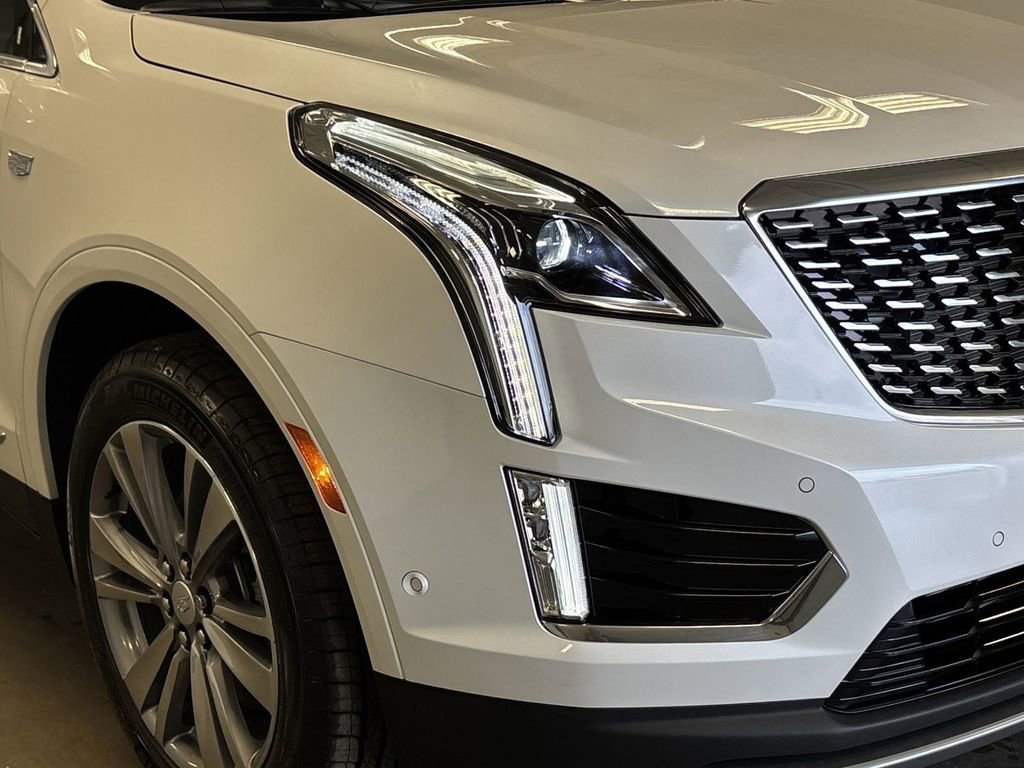 2025 Cadillac XT5 Premium Luxury photo 2