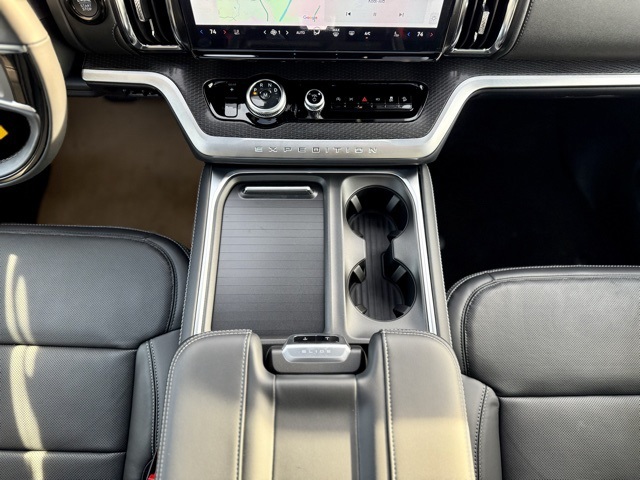 2025 Ford Expedition MAX Platinum photo 27