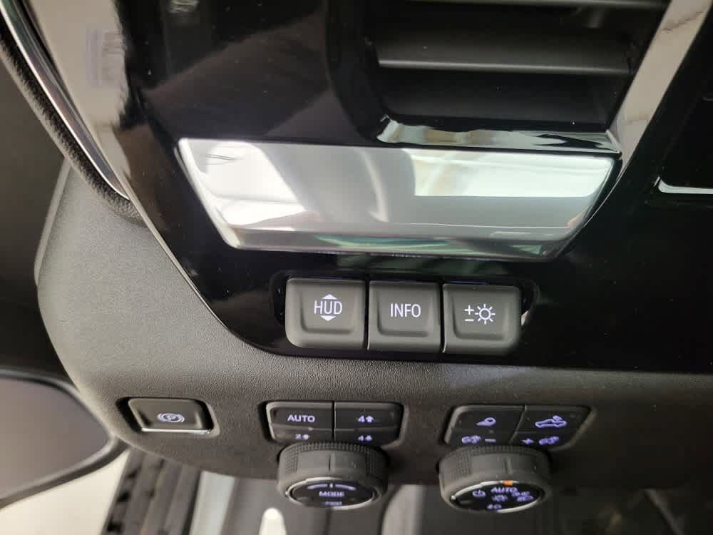 2025 Chevrolet Silverado High Country photo 5