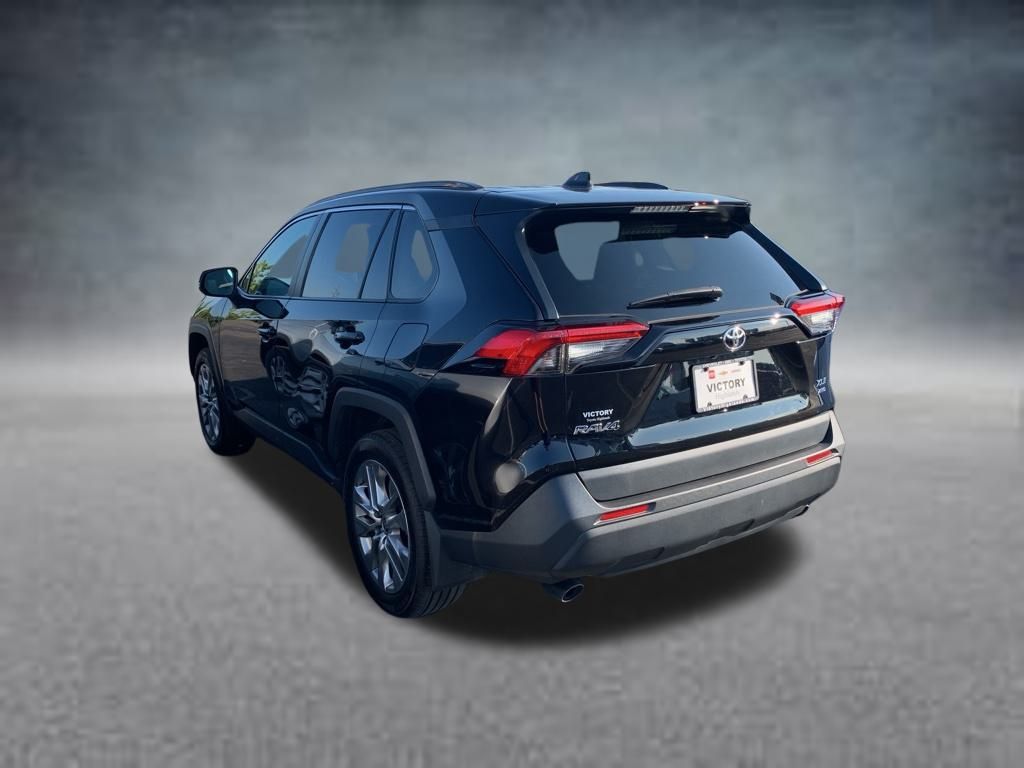 2024 Toyota RAV4 XLE Premium photo 6