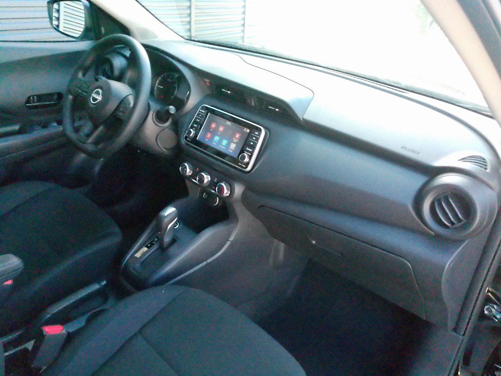 2025 Nissan Kicks Play S photo 3