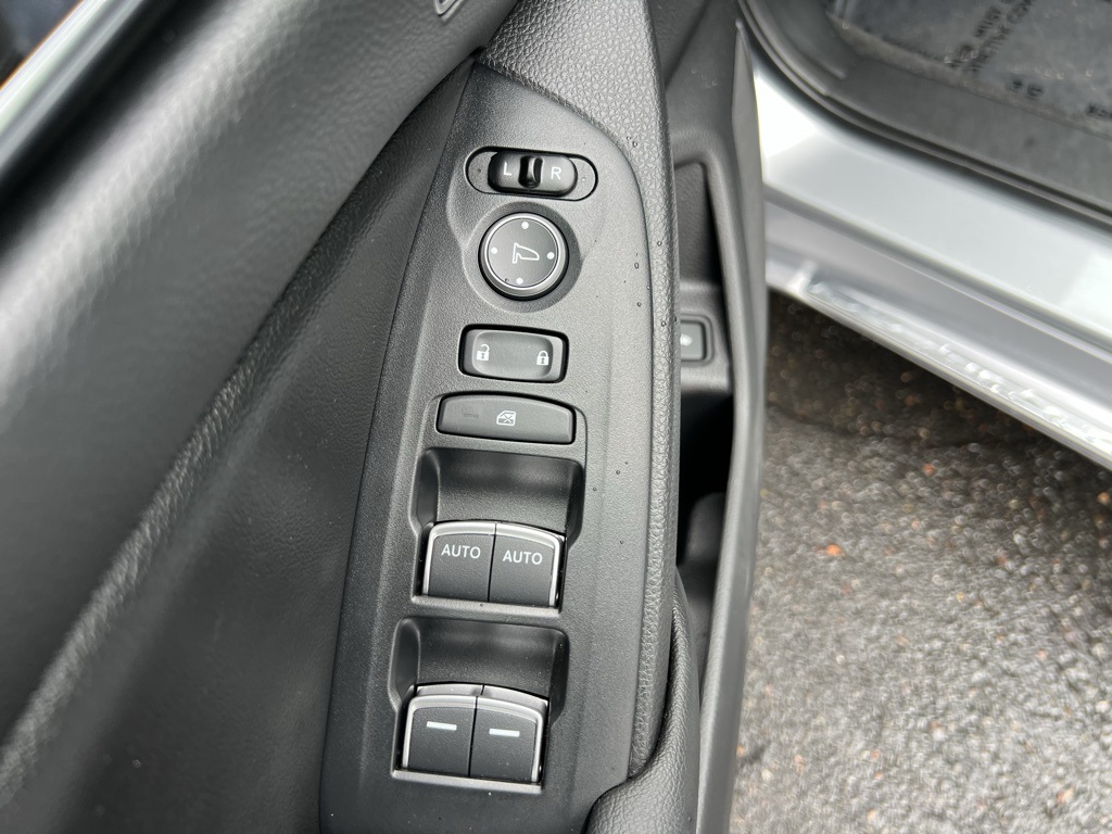 2019 Honda Accord Hybrid EX-L photo 9