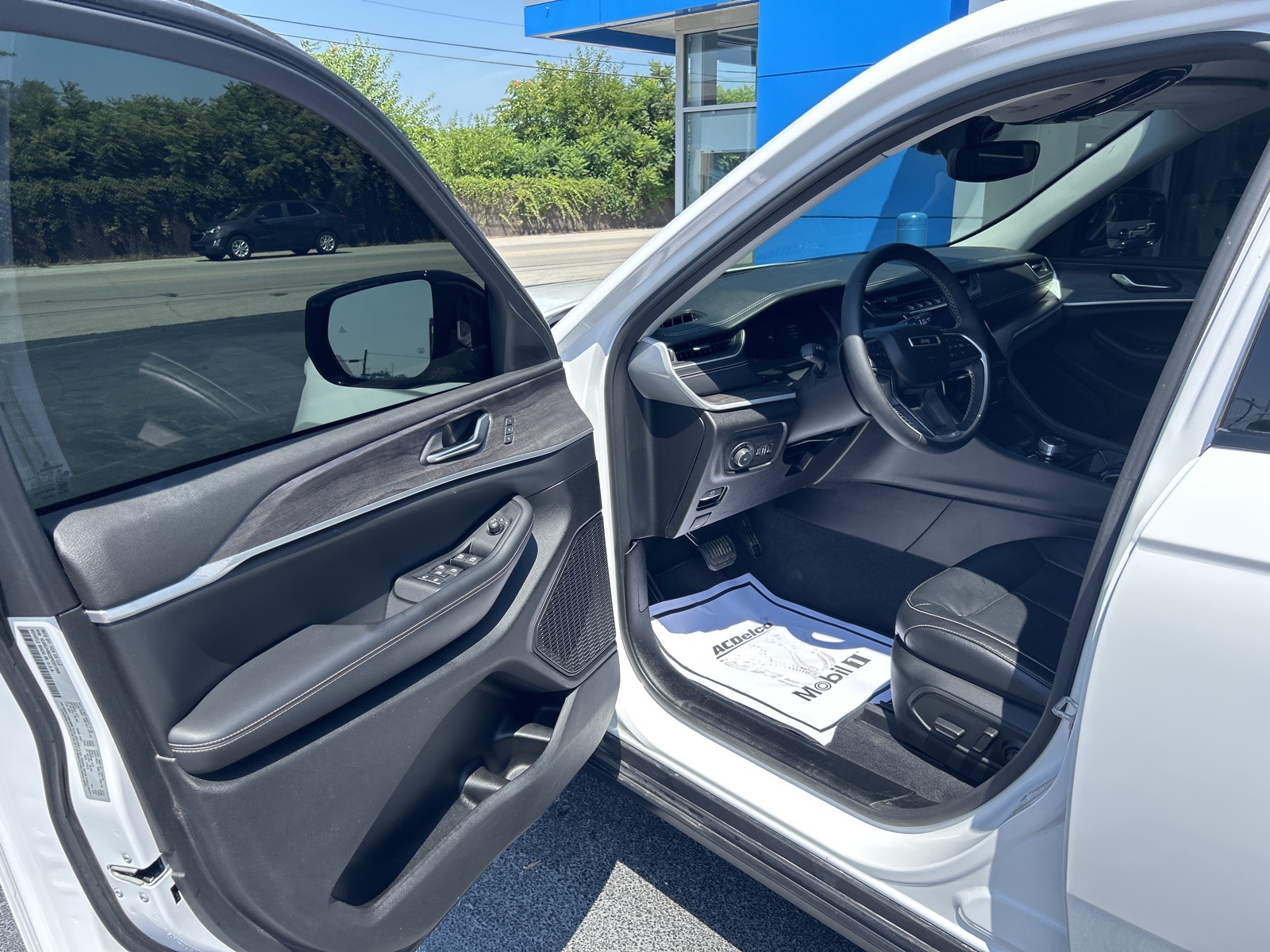 2023 Jeep Grand Cherokee Limited photo 14
