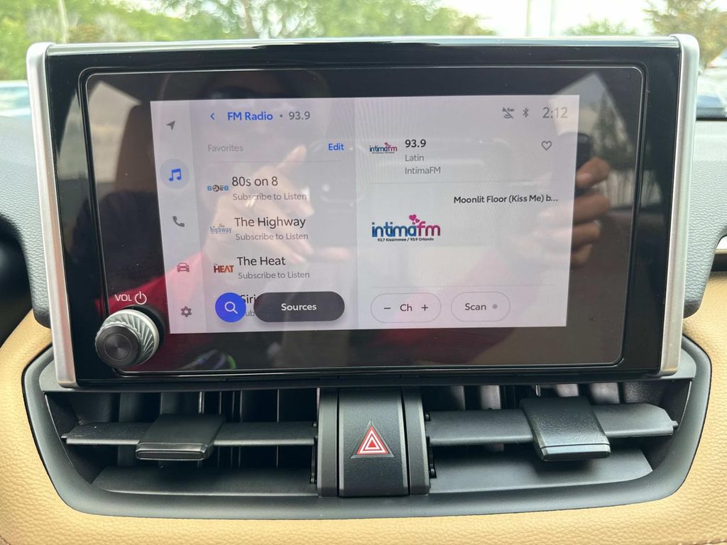2024 Toyota RAV4 Hybrid LE photo 23