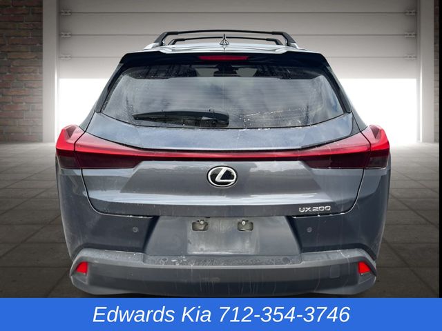 2022 Lexus UX 200 photo 4
