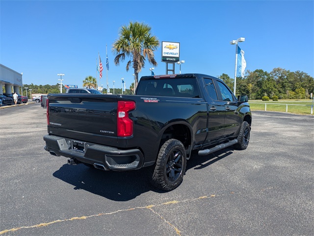 2019 Chevrolet Silverado 1500 Custom Trail Boss photo 2