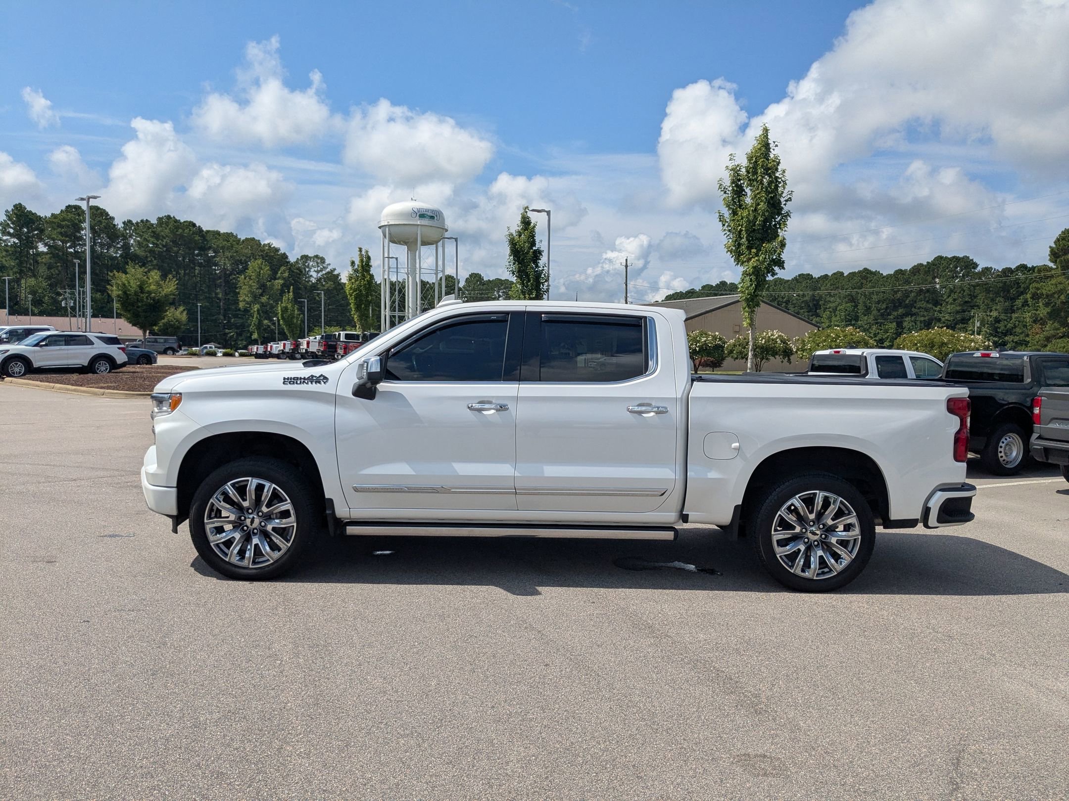 2023 Chevrolet Silverado 1500 High Country photo 10