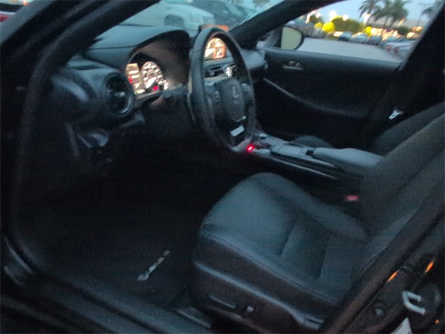 2024 Lexus IS 300 photo 7