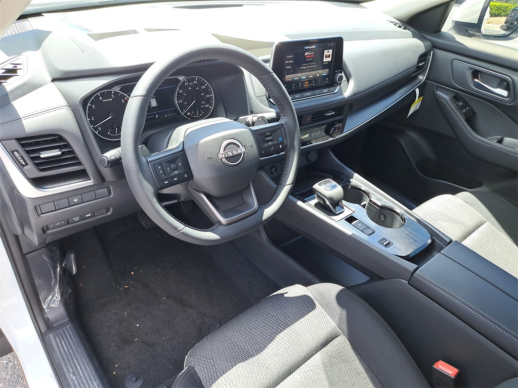 2026 Nissan Rogue SV photo 17