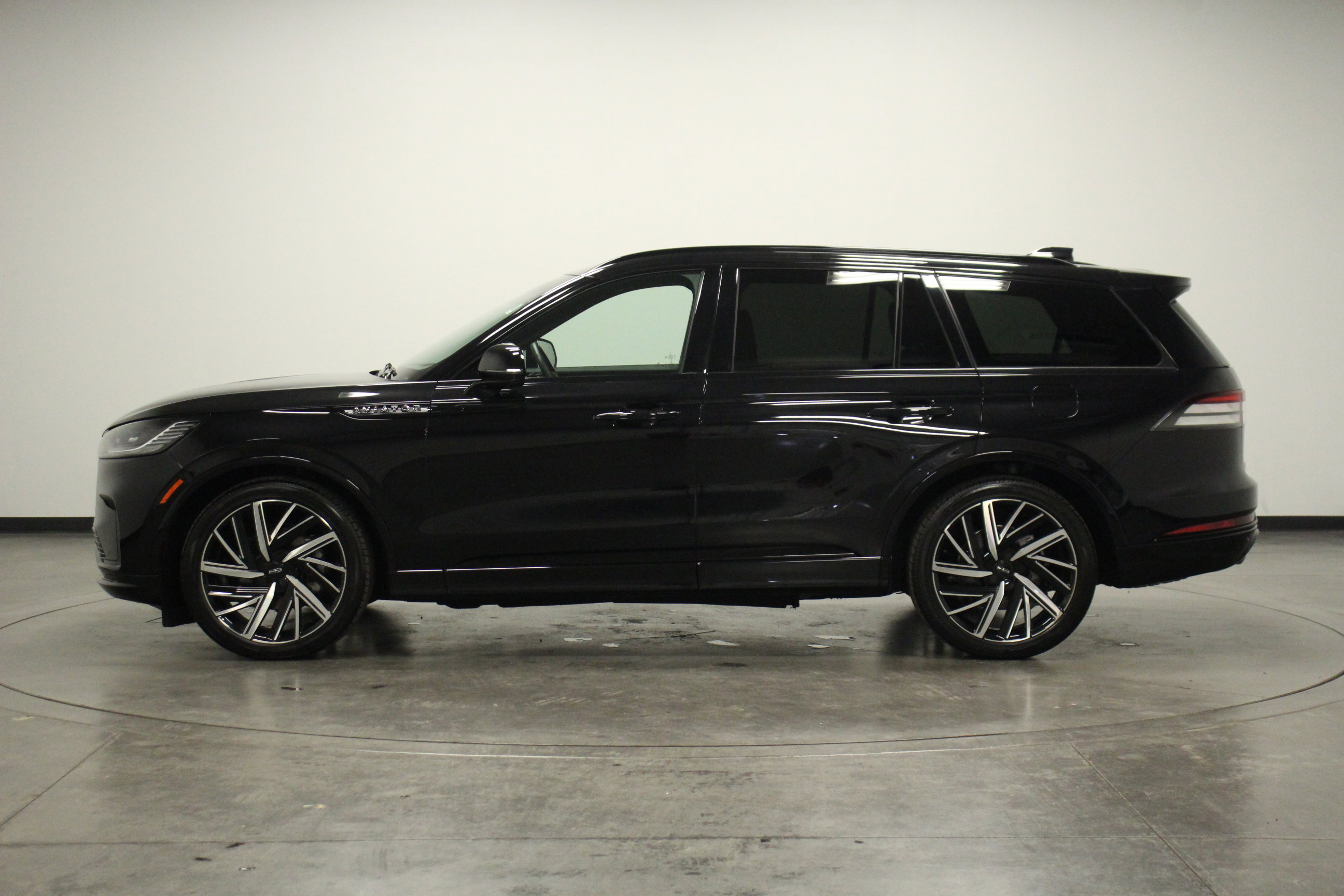 2025 Lincoln Aviator Black Label photo 4