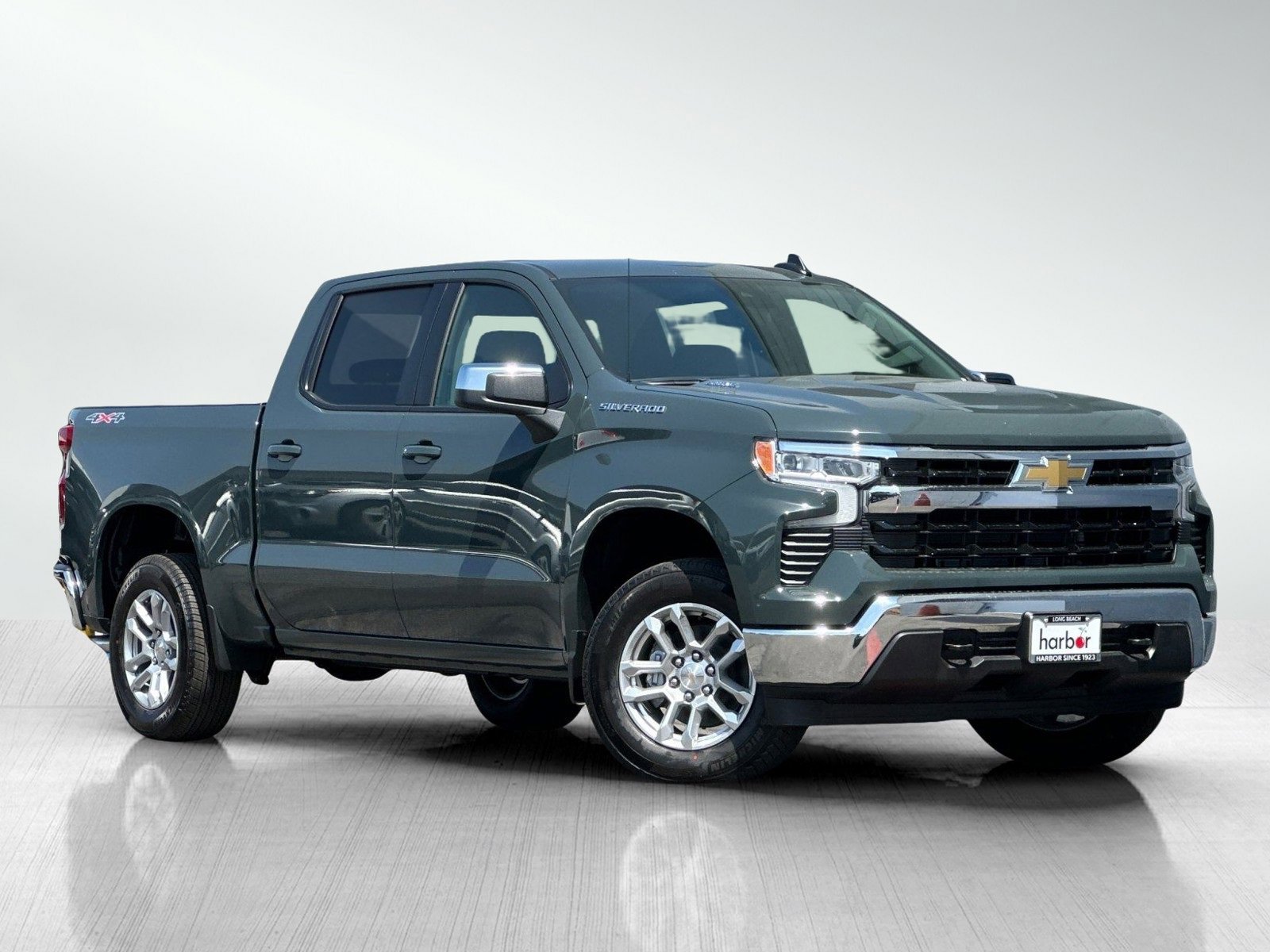 2025 Chevrolet Silverado 1500 LT photo 2