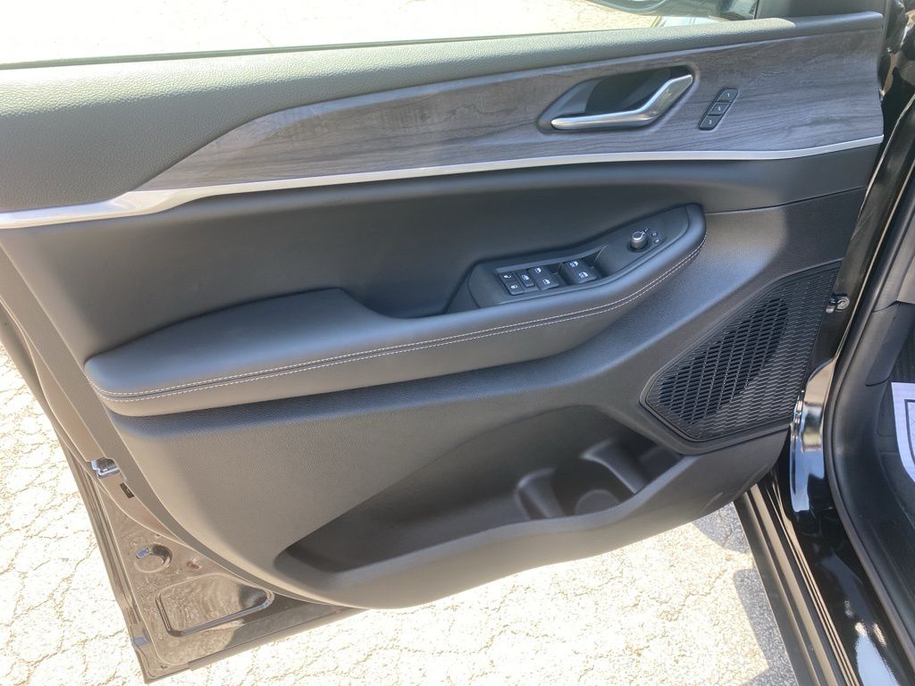 2025 Jeep Grand Cherokee Limited photo 24