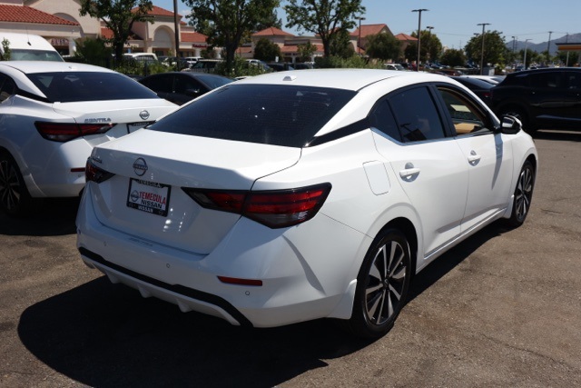 2025 Nissan Sentra SV photo 3