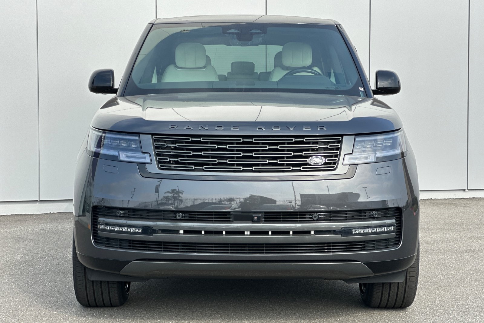 2025 Land Rover Range Rover SE photo 8