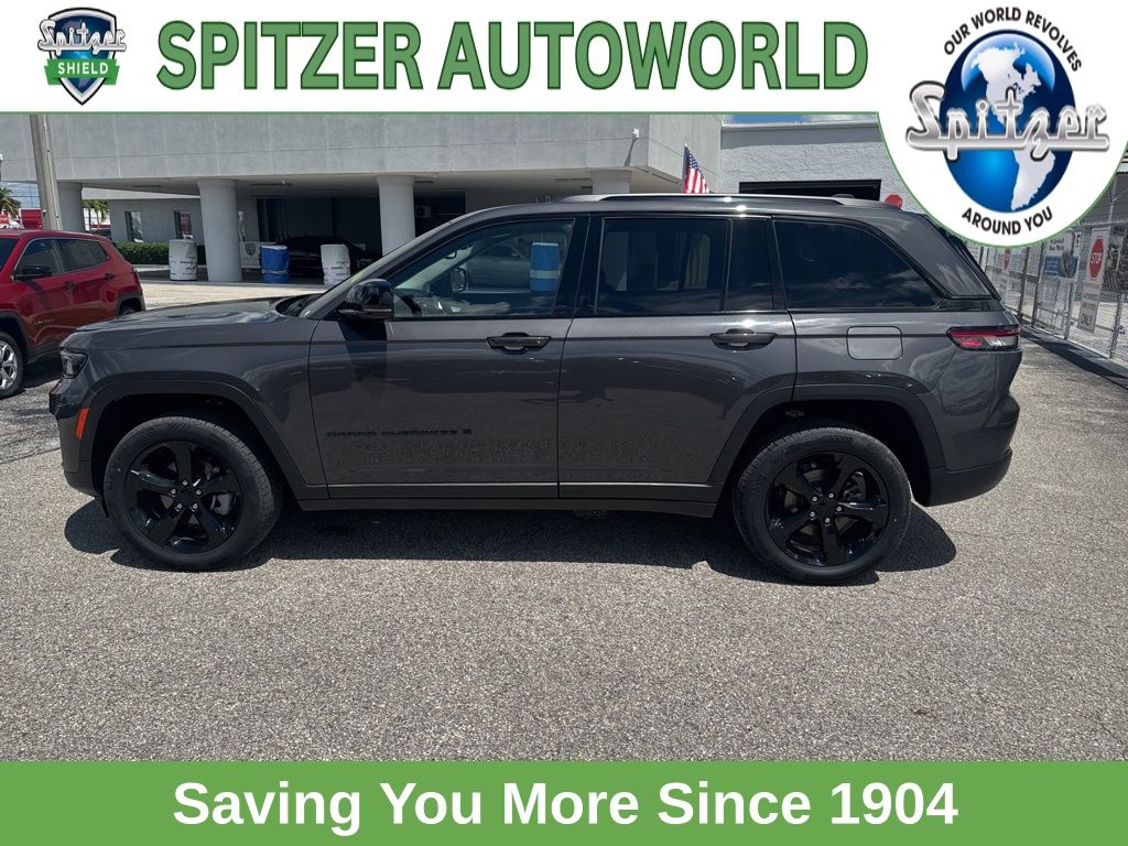 2023 Jeep Grand Cherokee Limited photo 3