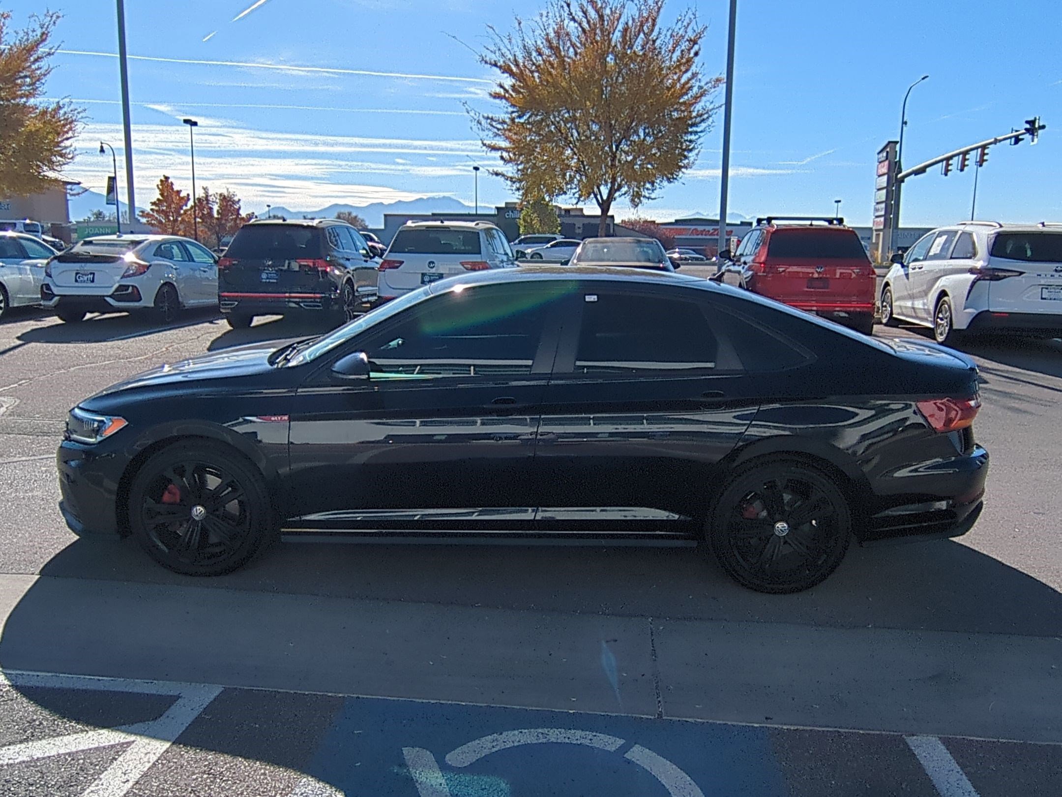 2019 Volkswagen Jetta GLI Anniversary Edition photo 3