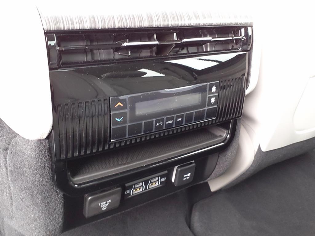 2024 Jeep Wagoneer Series II photo 33
