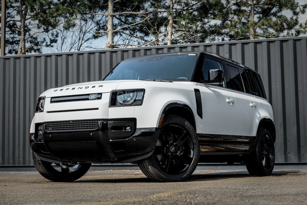 2025 Land Rover Defender 110 X-Dynamic SE photo 2