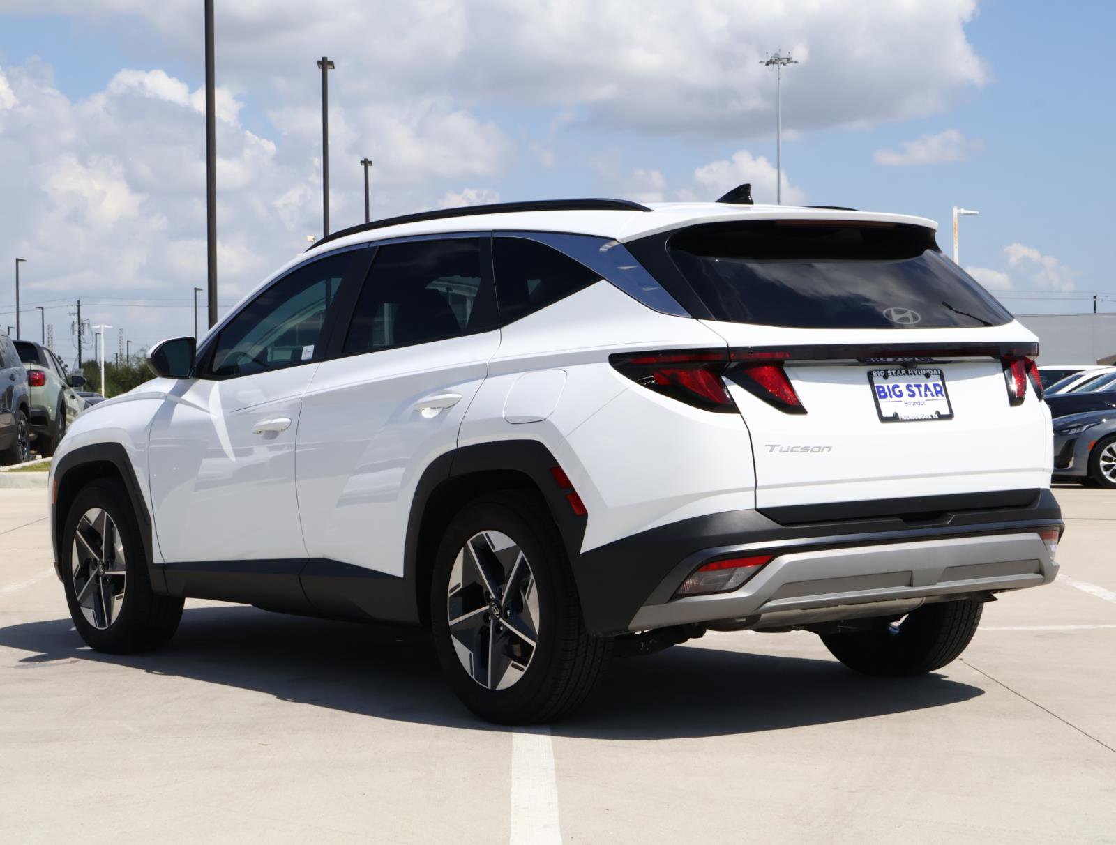 2025 Hyundai Tucson SEL photo 3