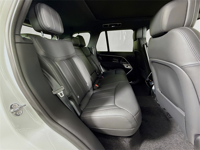 2025 Land Rover Range Rover SE photo 25