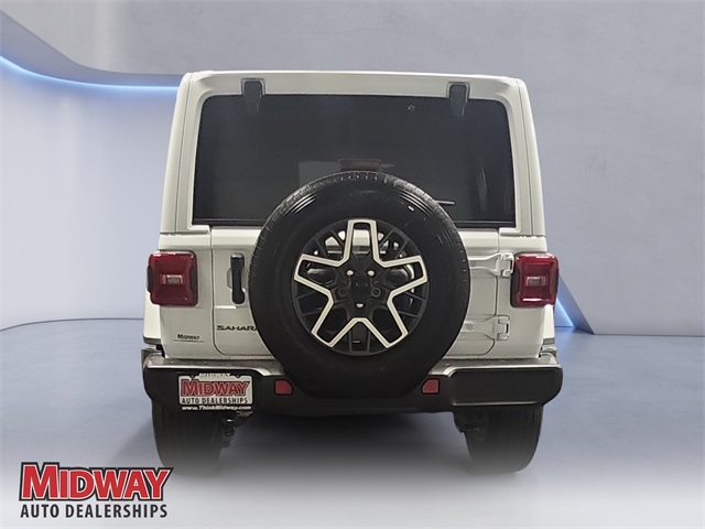 2025 Jeep Wrangler Sahara photo 4