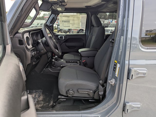 2025 Jeep Wrangler Sport S photo 15