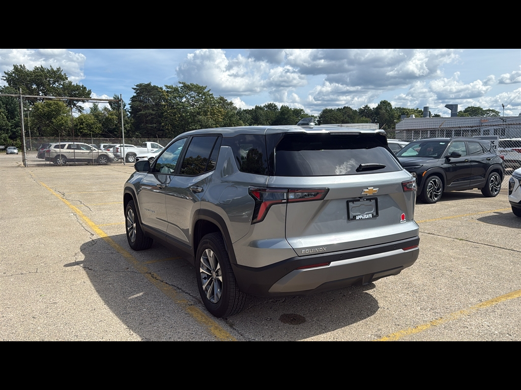 2026 Chevrolet Equinox LT photo 3