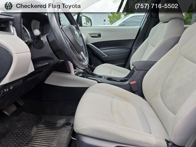 2022 Toyota Corolla Cross LE photo 6