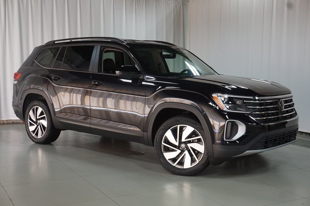 2025 Volkswagen Atlas SE Technology photo 3
