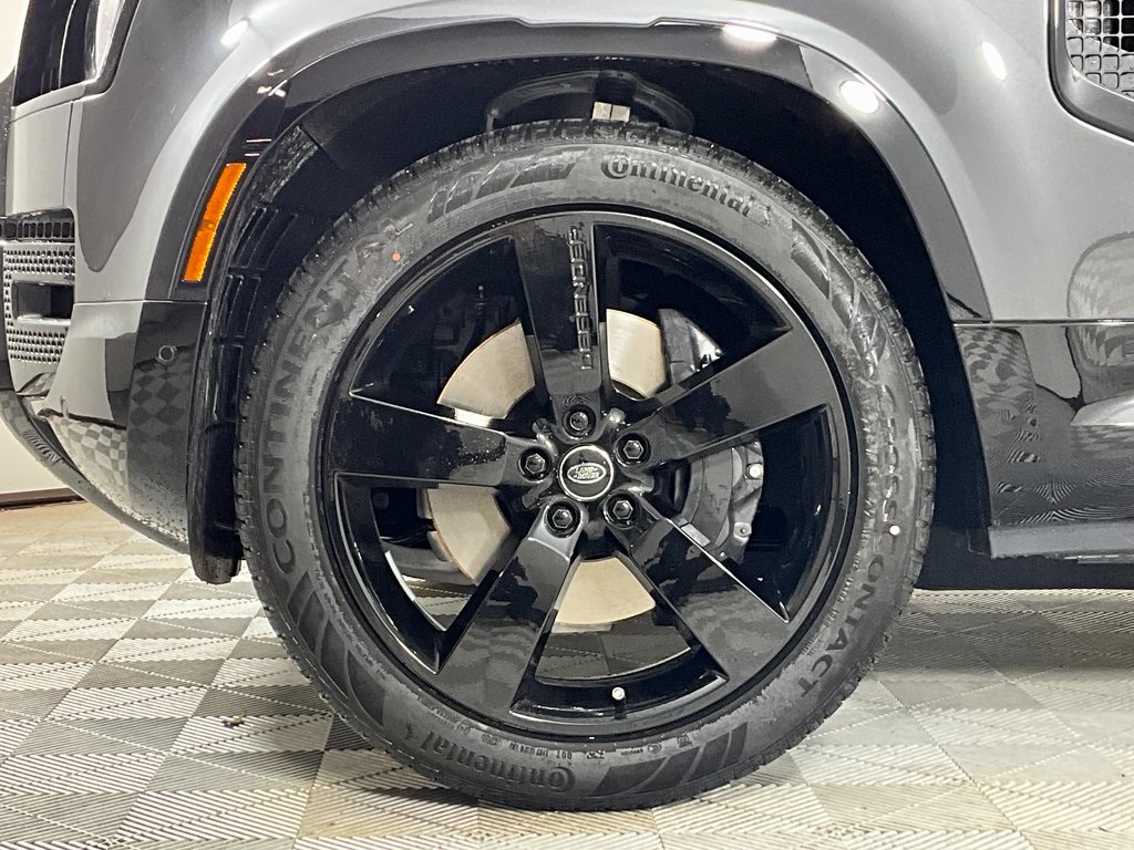 2025 Land Rover Defender 110 X-Dynamic SE photo 2