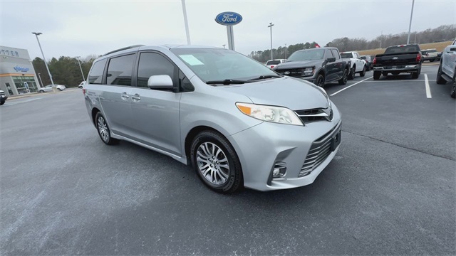 Used 2018 Toyota Sienna XLE with VIN 5TDYZ3DCXJS918142 for sale in Pine Bluff, AR
