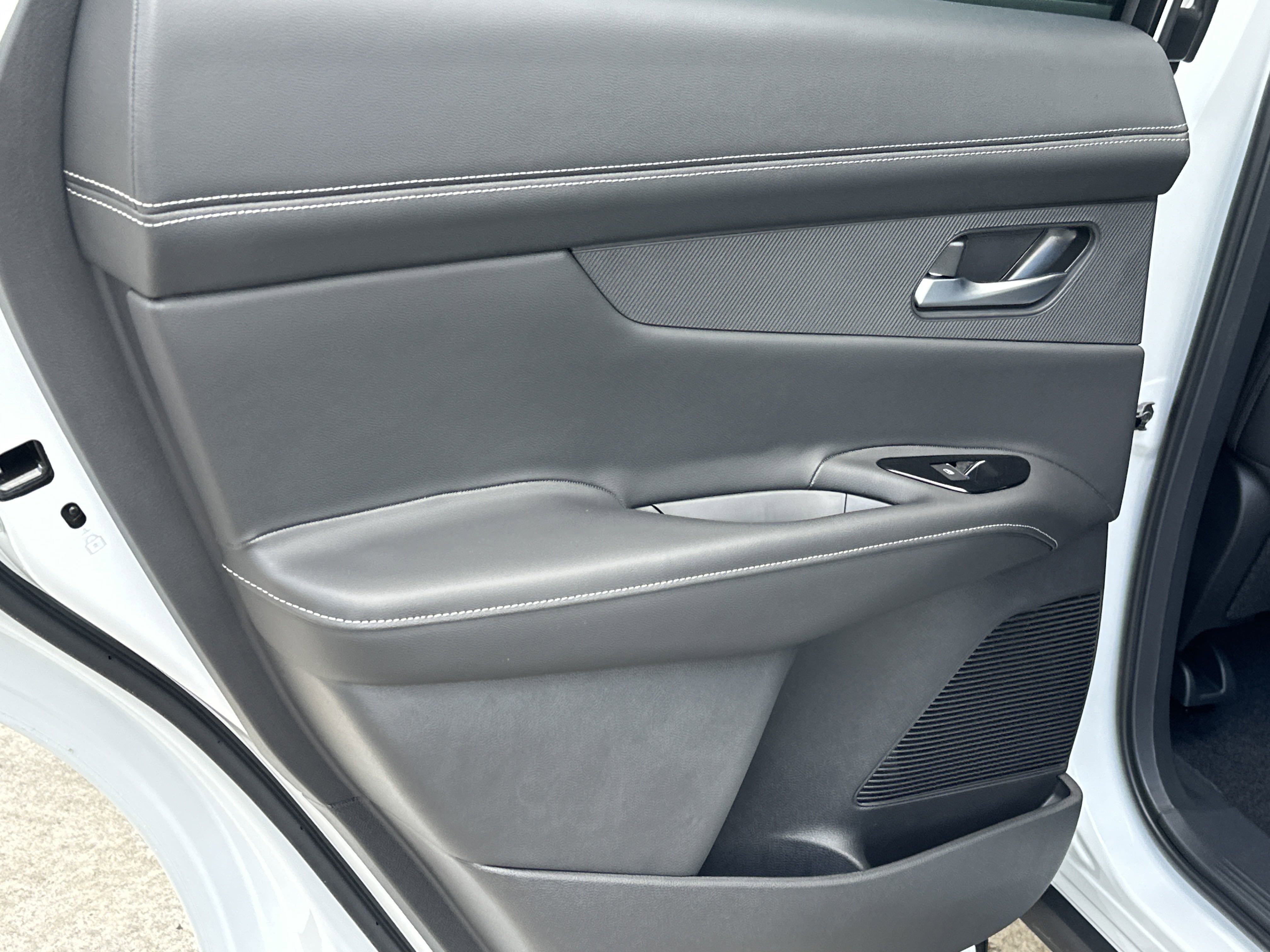 2025 Nissan Murano SL photo 17