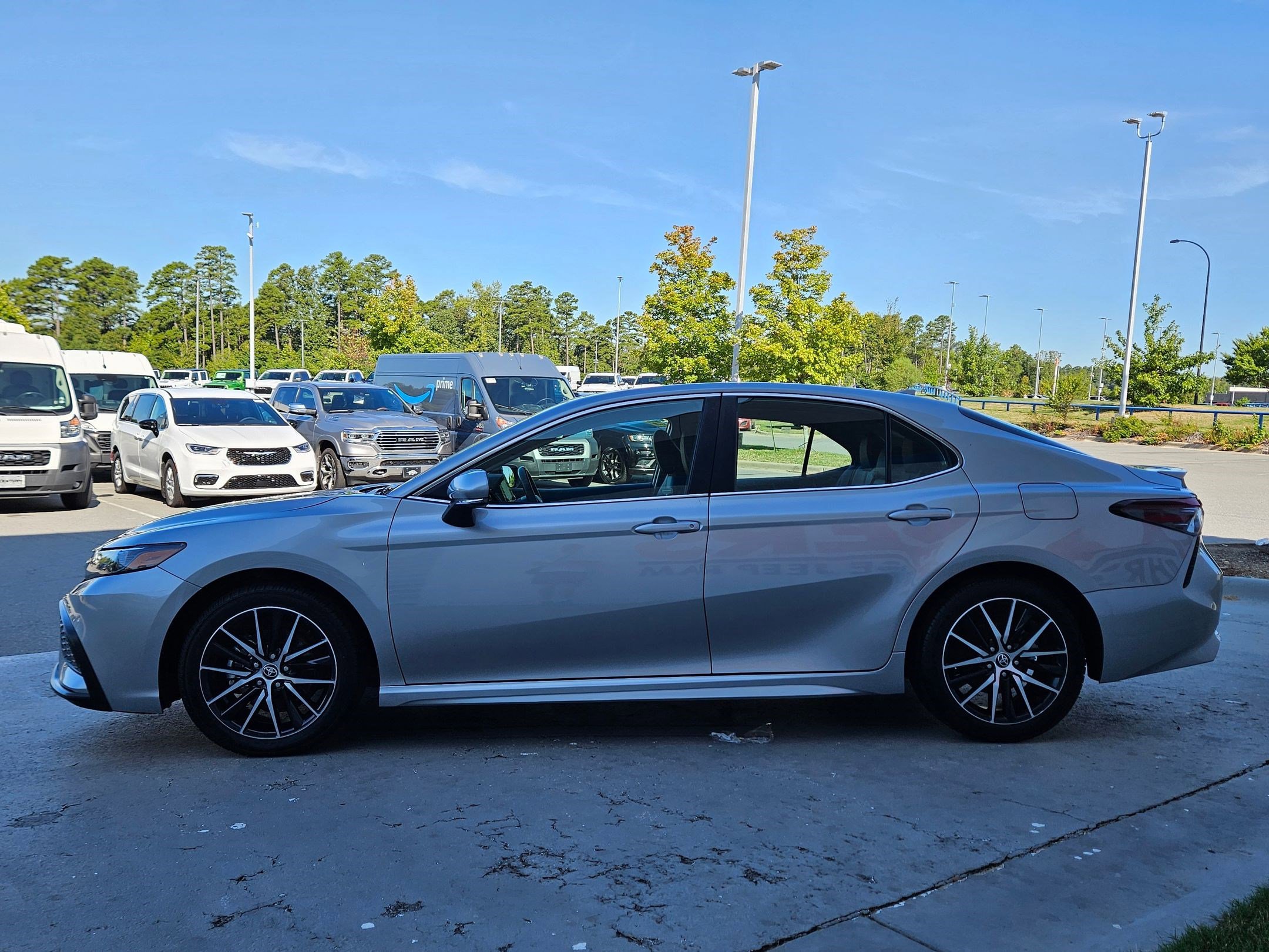 2024 Toyota Camry SE photo 4