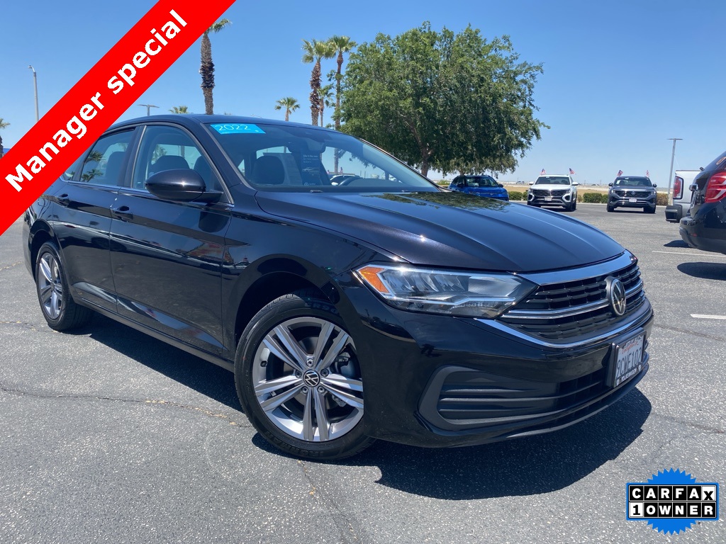 2022 Volkswagen Jetta SE's photo