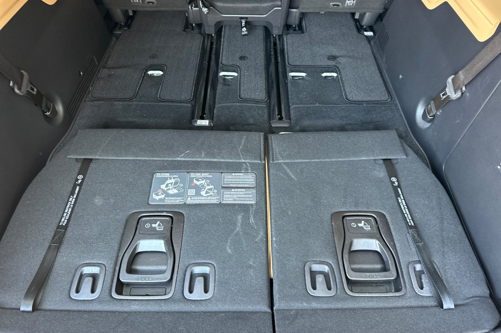 2024 Kia Carnival LX photo 16