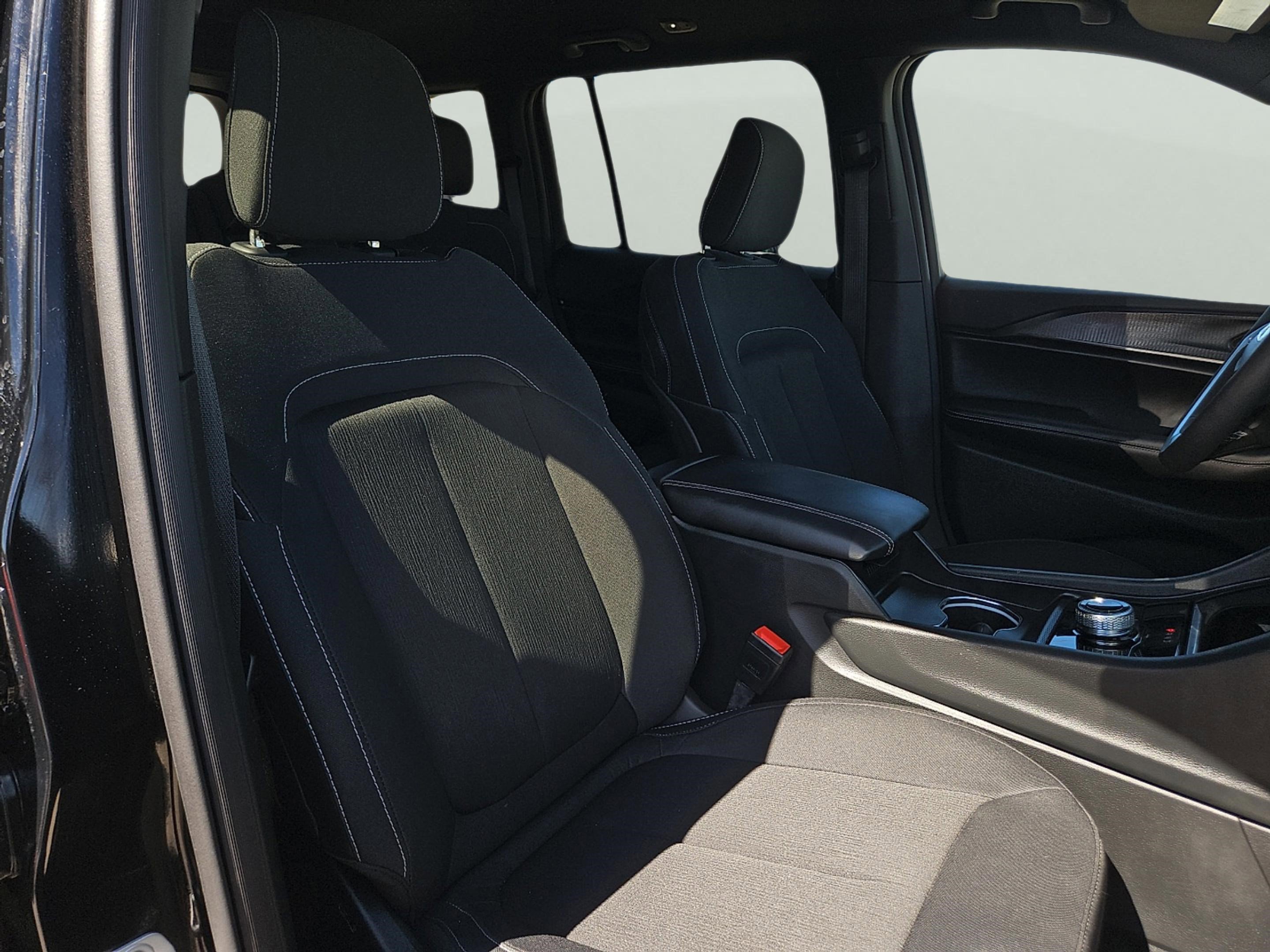 2025 Jeep Grand Cherokee Laredo photo 18