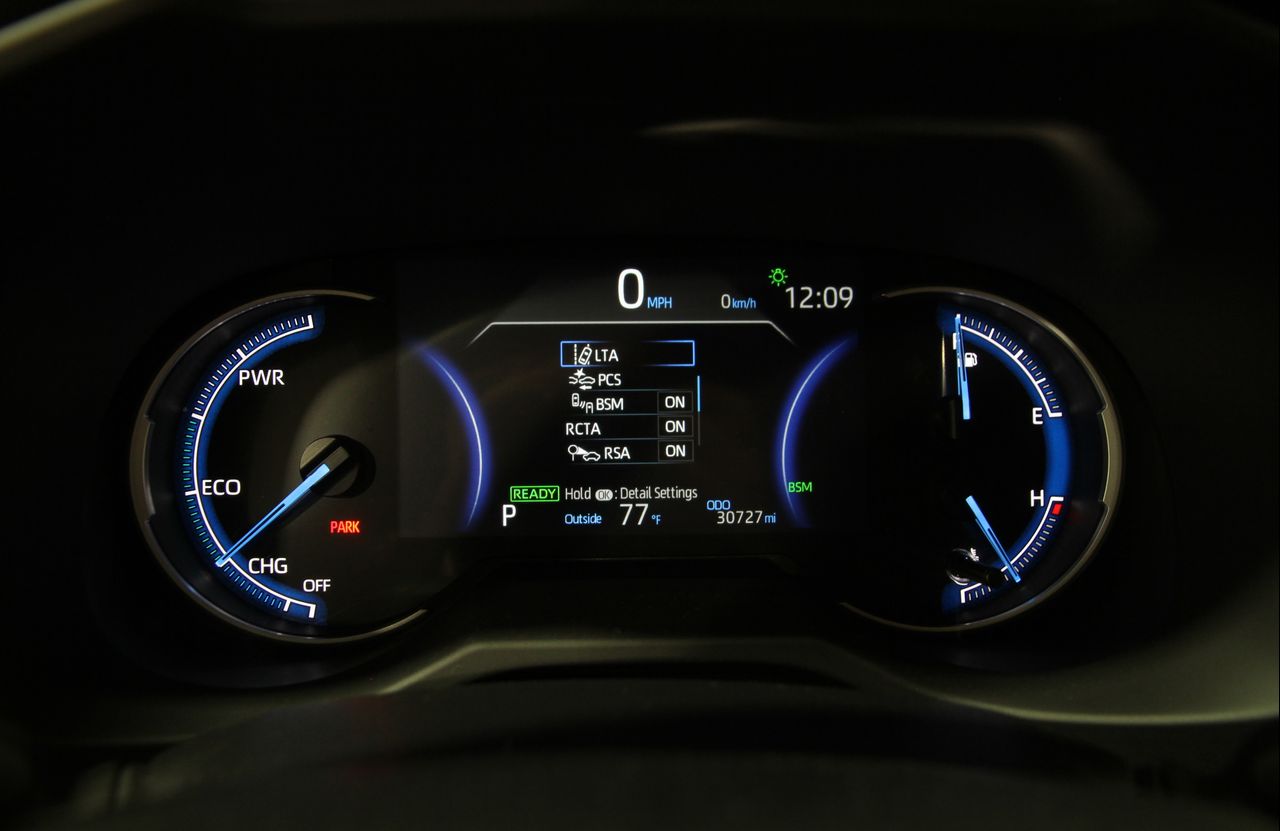2024 Toyota RAV4 Hybrid SE photo 7